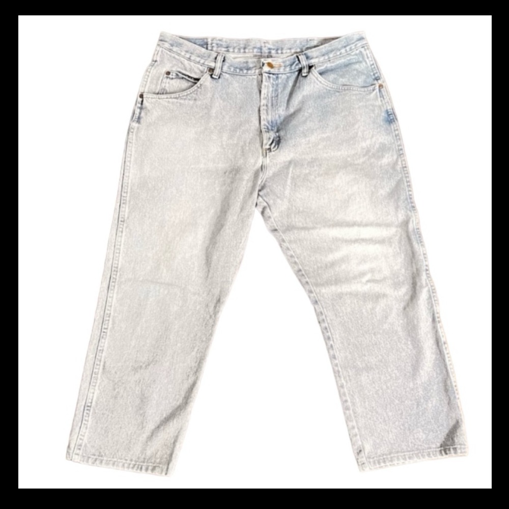 Vintage Wrangler Denim in Faded Blue Size 38X30
